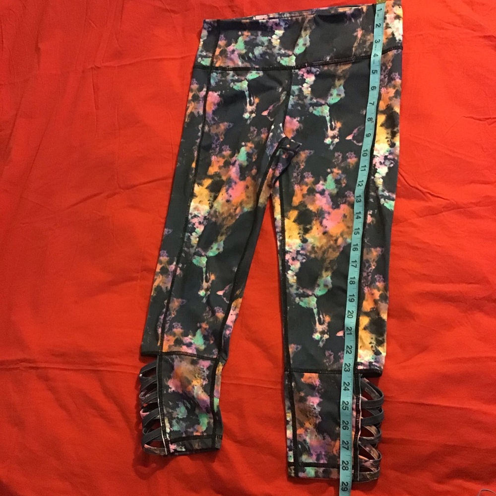 MONO B MULTICOLORED ACTIVE CAPRI PANTS SIZE S STYLE:AP1305 NEVER WORN